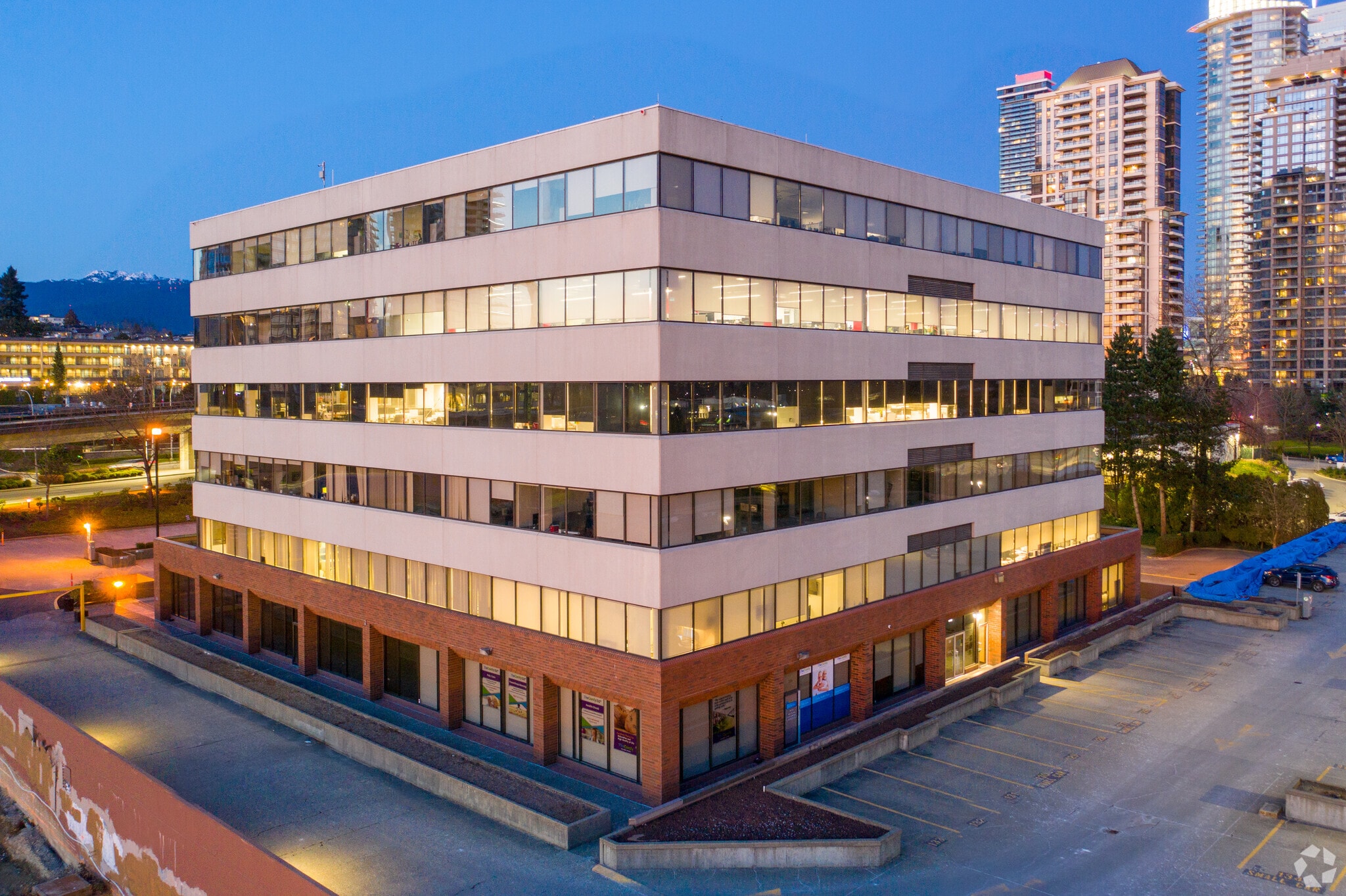 4180 Lougheed Hwy, Burnaby, BC V5C 6A7 Lougheed Commerce Court I