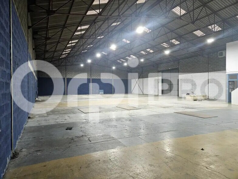 Flex in Bègles for lease - Interior Photo - Image 3 of 6