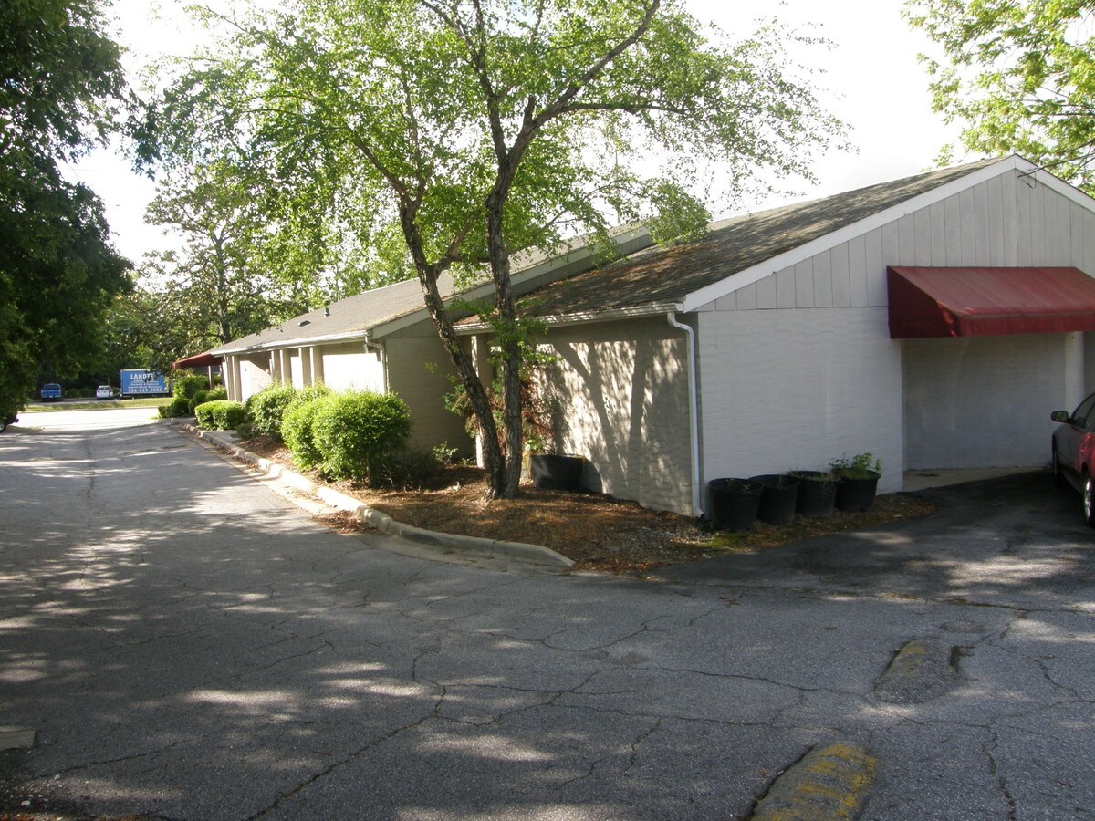 2725 Warm Springs Rd, Columbus, GA 31904