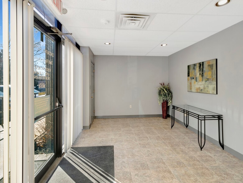 125 High St, Mansfield, MA for lease - Interior Photo - Image 2 of 23