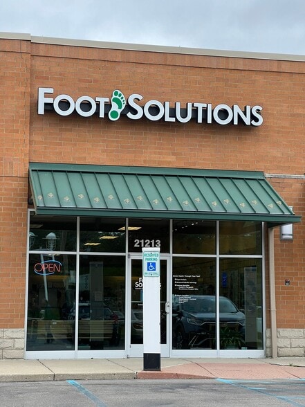 21213 Harper Ave, Saint Clair Shores, MI for lease - Building Photo - Image 2 of 14