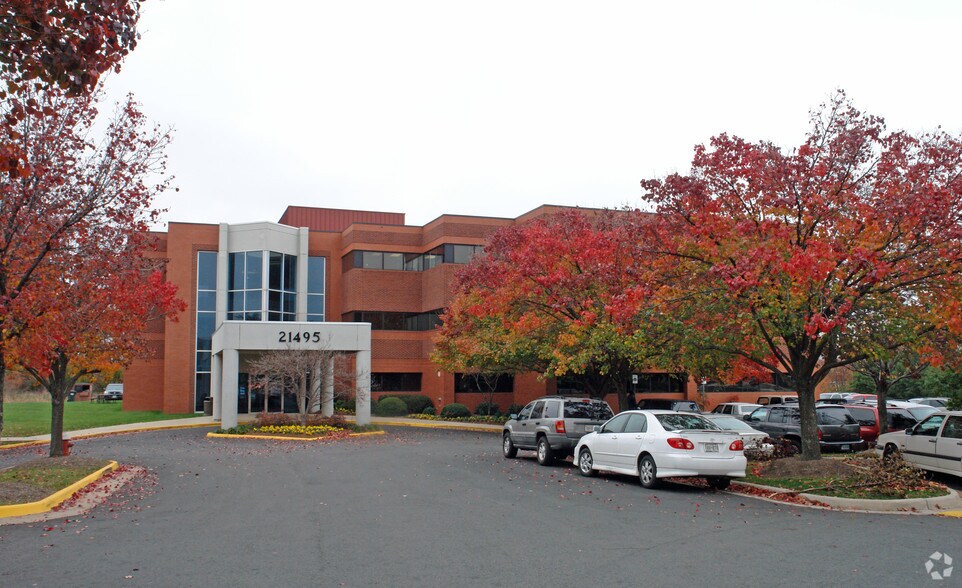 21495 Ridgetop Cir, Sterling, VA 20166 Loudoun Professional Arts Bldg