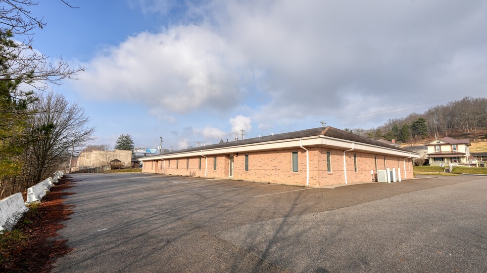 2050 E Wheeling Ave, Cambridge, OH for lease - Building Photo - Image 3 of 20