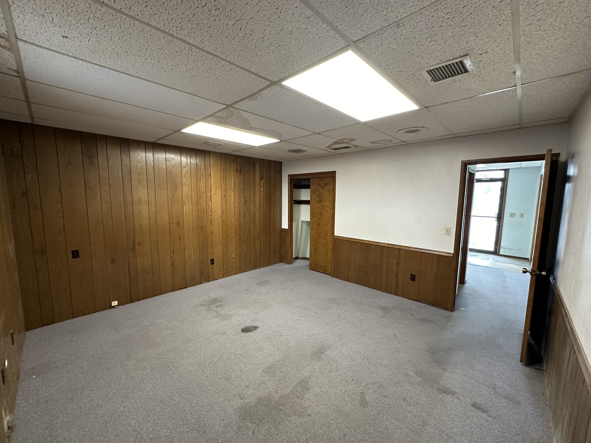 109-121 E Plaza DR, Mulvane, KS for lease Interior Photo- Image 1 of 3