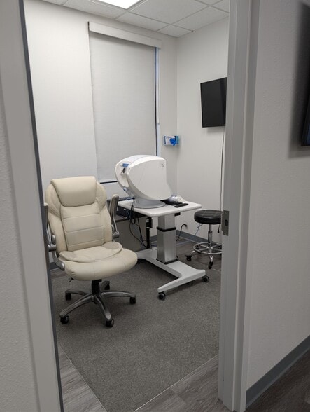 8500-8564 E County Road 466, The Villages, FL for lease - Interior Photo - Image 3 of 17