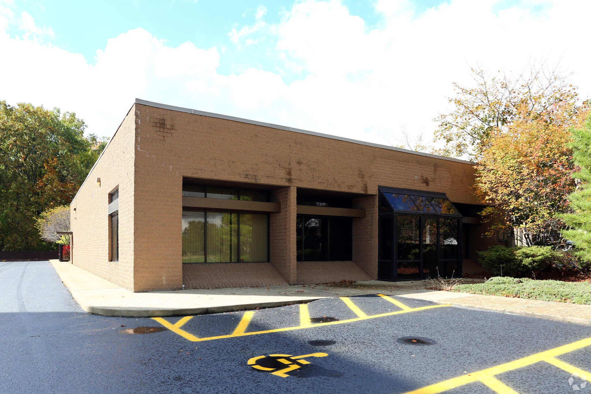 4100 Youngstown Rd, Warren, OH for sale Primary Photo- Image 1 of 1