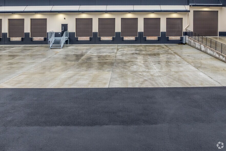 6801 Seaway Blvd, Everett, WA for lease - Building Photo - Image 3 of 5