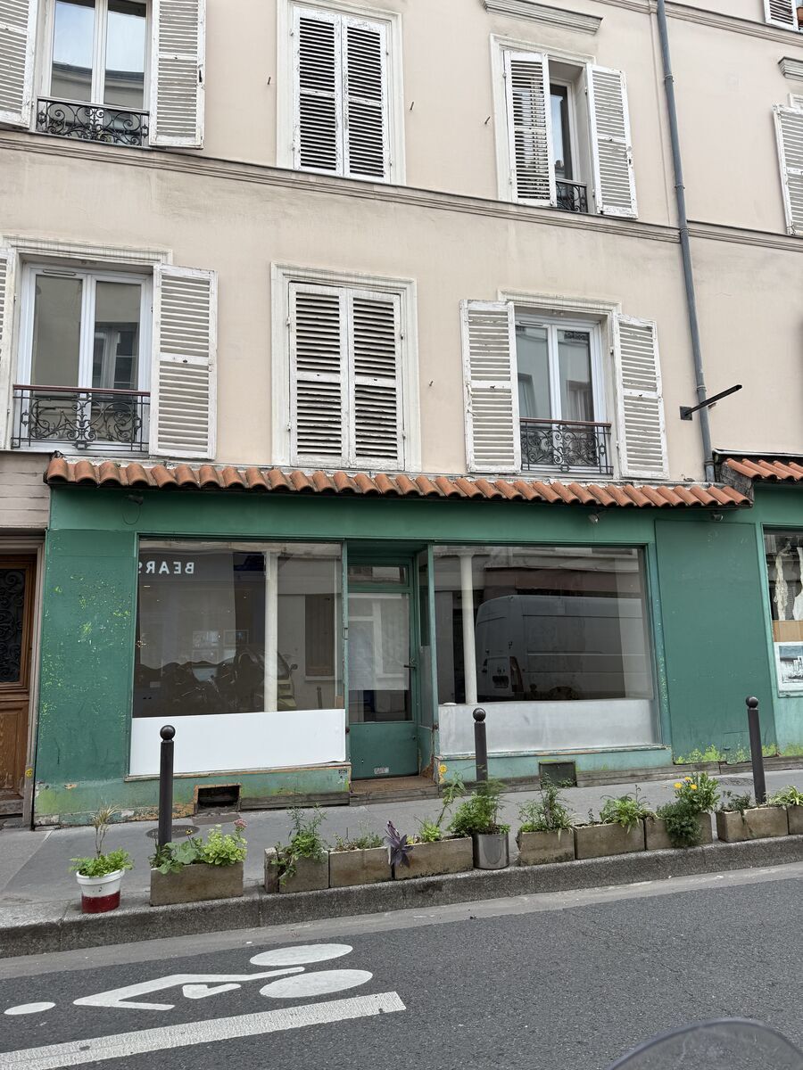 Retail in Paris for lease Building Photo- Image 1 of 6