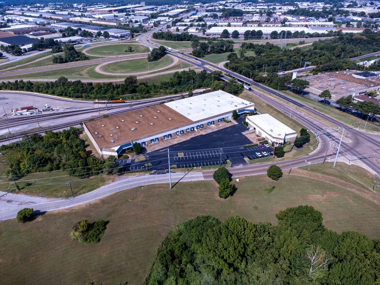 4521-4533 Old Lamar Ave, Memphis, TN for lease - Building Photo - Image 1 of 9