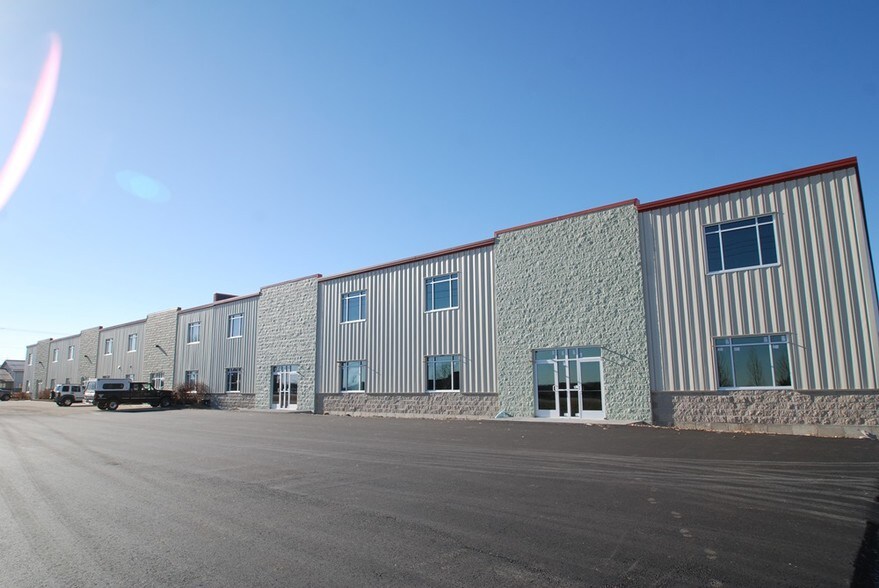 8069 HWY F, Ixonia, WI for sale - Building Photo - Image 1 of 1