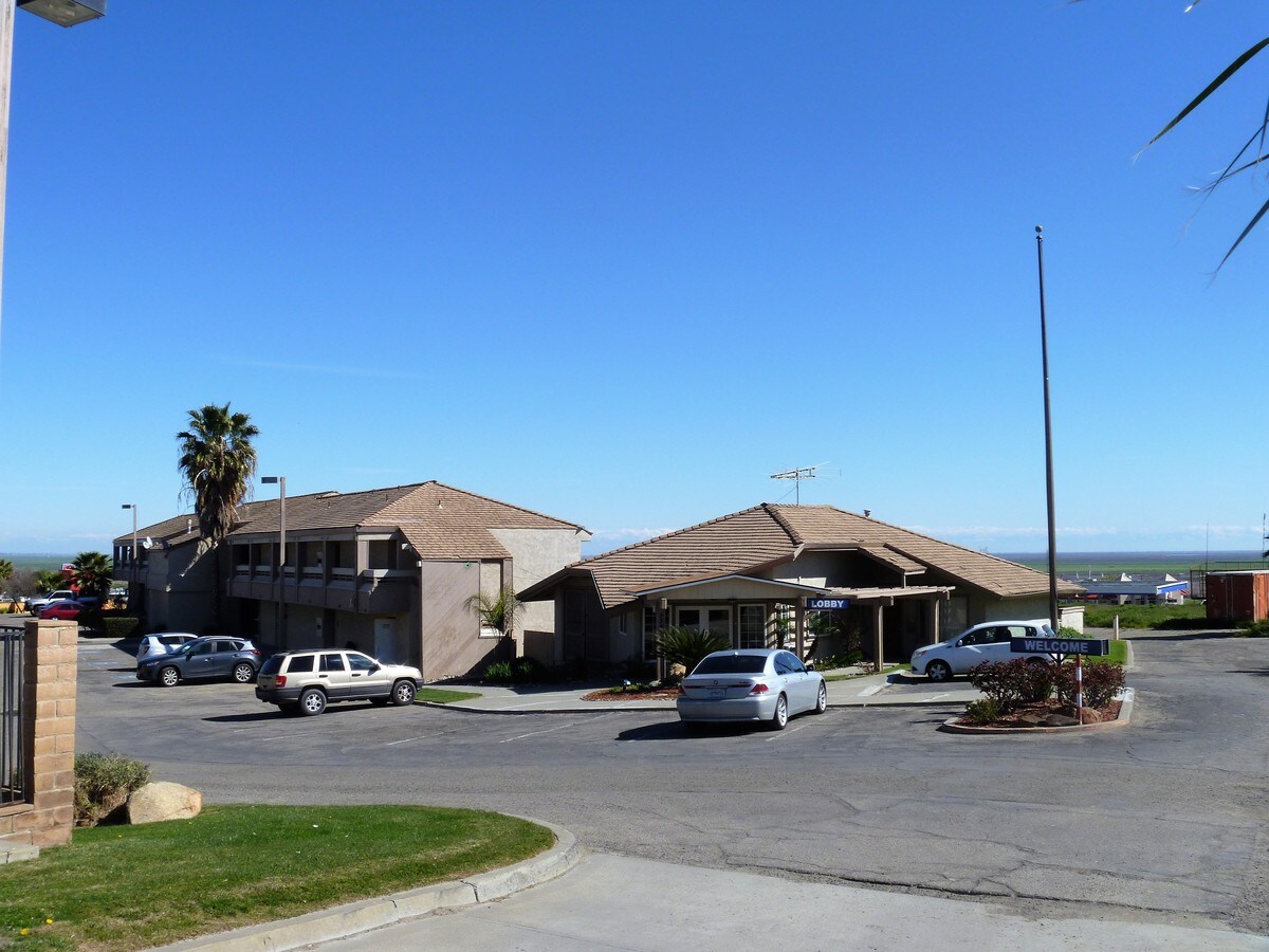 33415 Powers Dr, Kettleman City, CA 93239