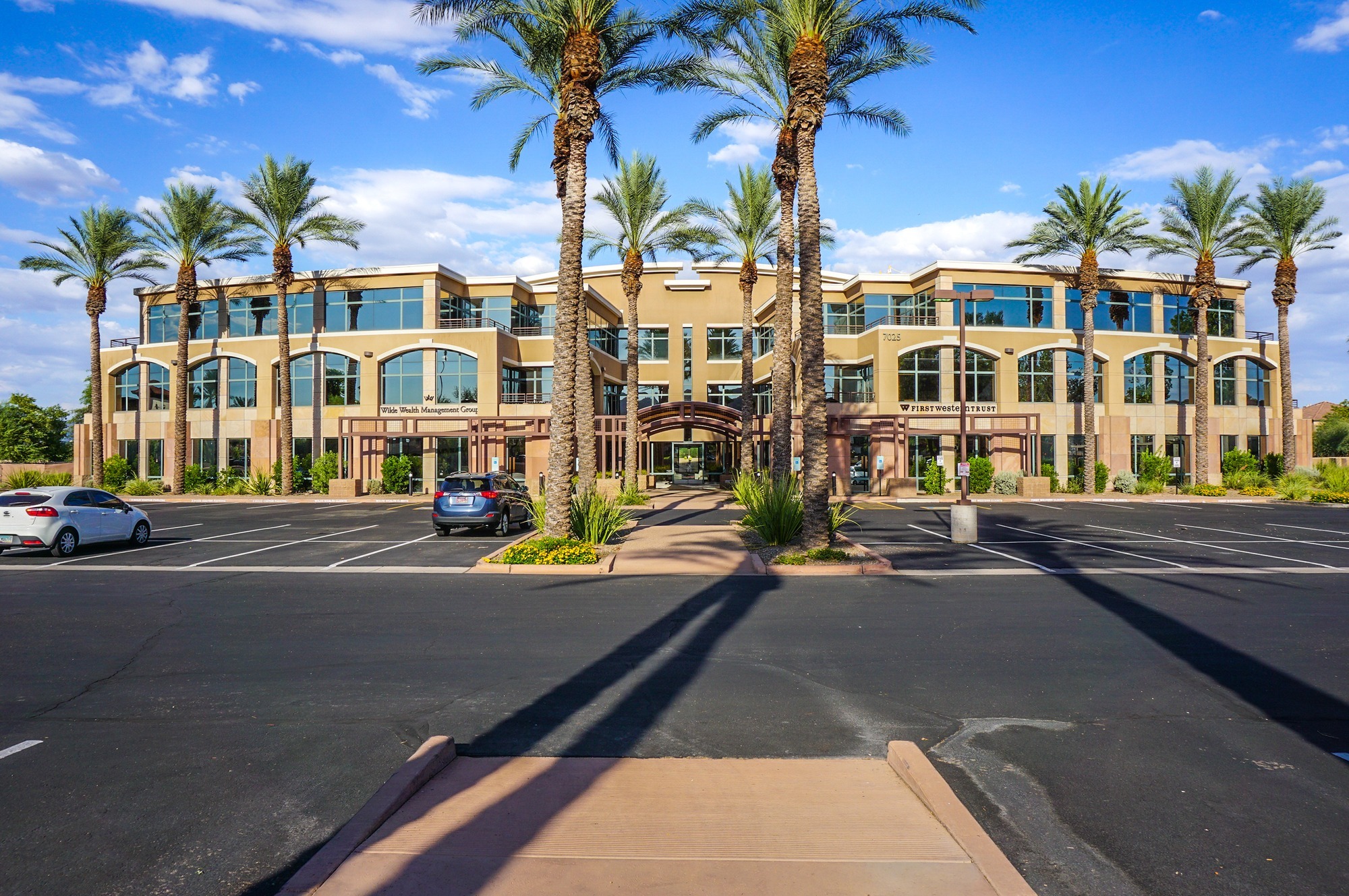 7025 N Scottsdale Rd, Scottsdale, AZ for lease Building Photo- Image 1 of 16