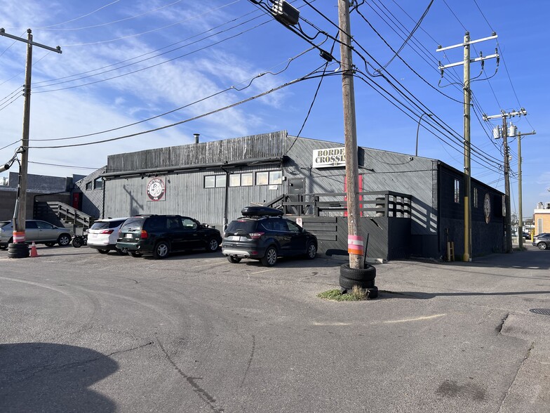 1814 36th St SE, Calgary, AB for sale - Building Photo - Image 2 of 8