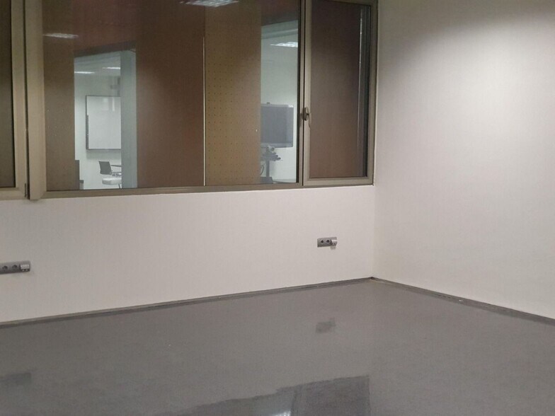 Office in La Rinconada for lease - Building Photo - Image 3 of 11