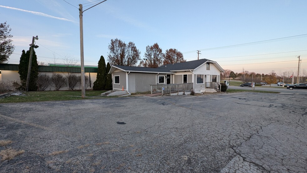 3515 Bremen Hwy, Mishawaka, IN for lease - Building Photo - Image 3 of 10