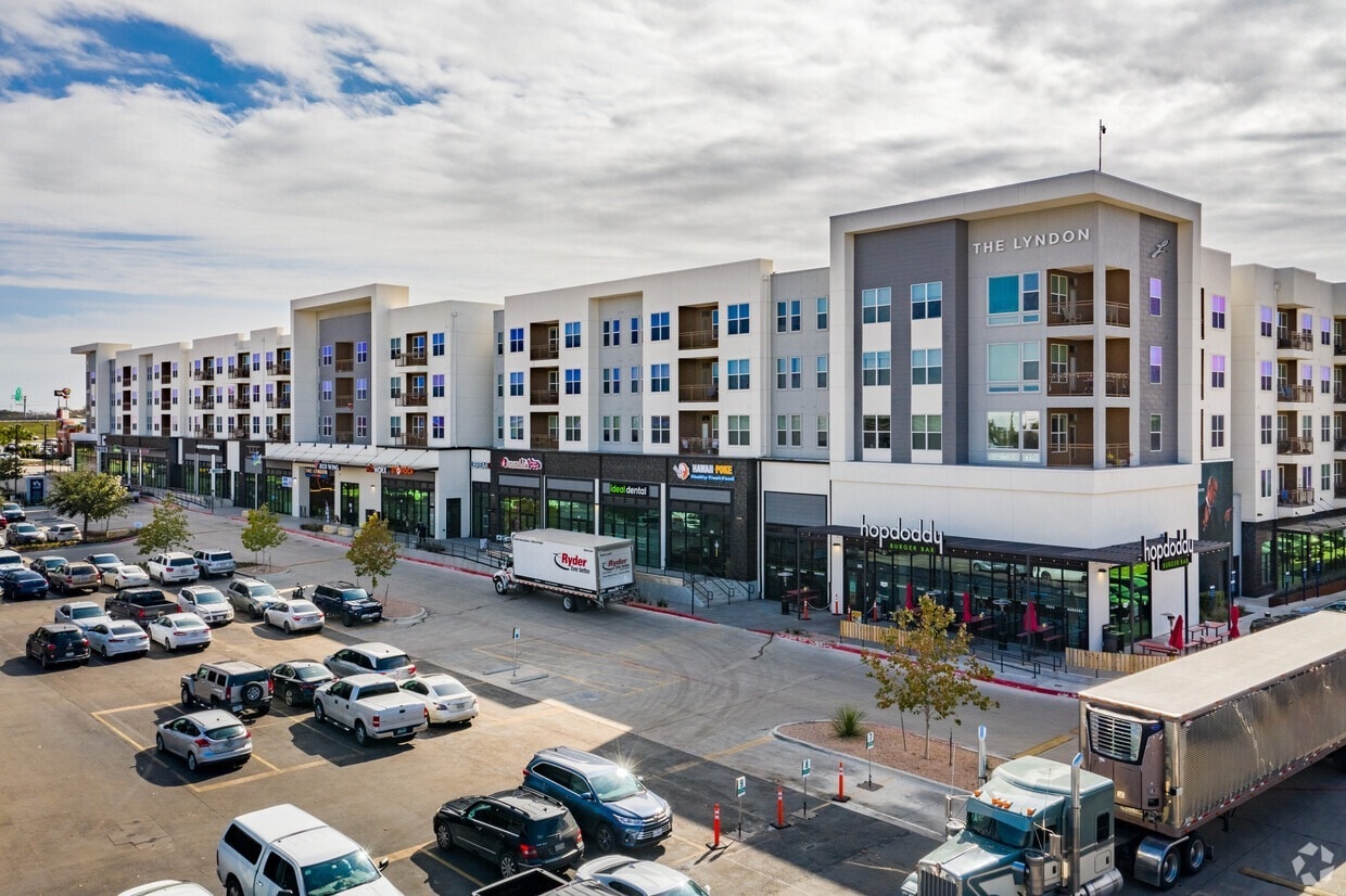 200 Springtown Way, San Marcos, TX for lease Building Photo- Image 1 of 8