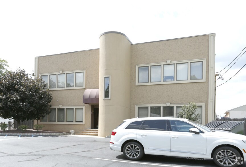 67 Crystal Ave, Avenel, NJ for sale - Building Photo - Image 1 of 1