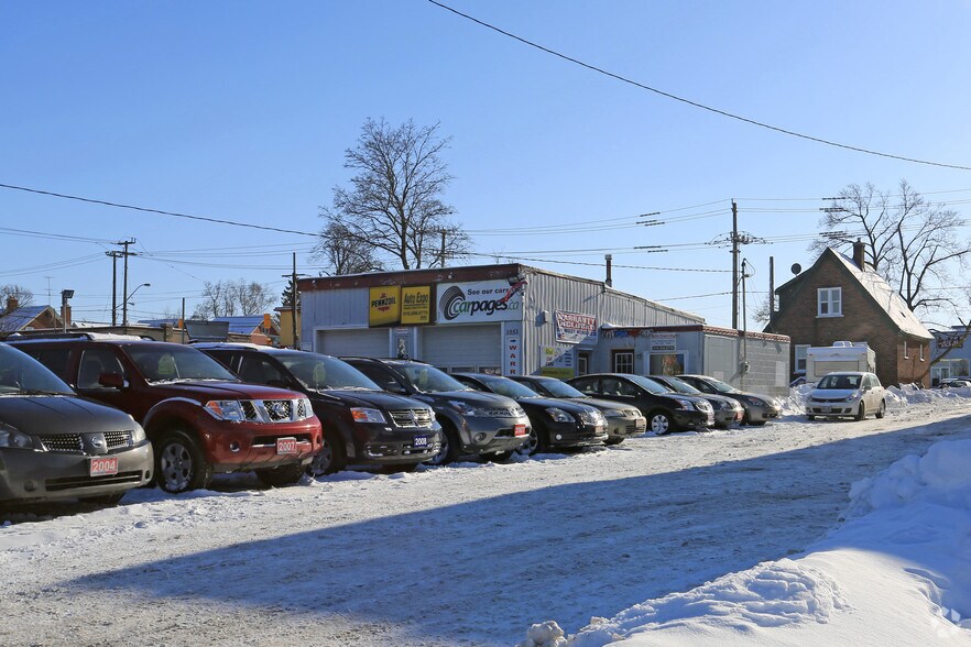 1051 King St E, Kitchener, ON N2G 2N1