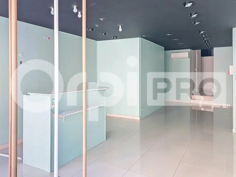 Retail in Montluçon for lease - Interior Photo - Image 3 of 6
