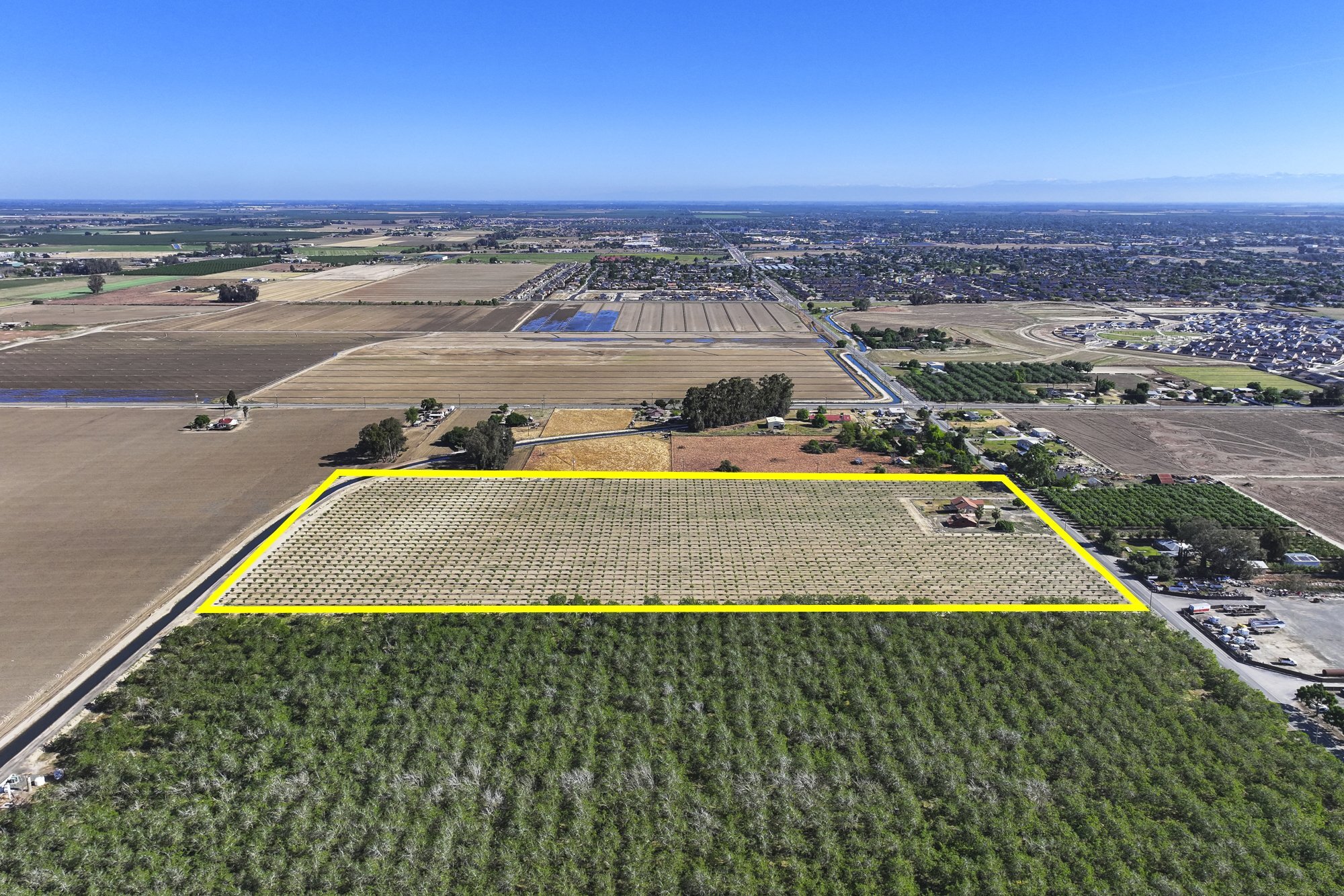 12154 12th Ave, Hanford, CA for sale Primary Photo- Image 1 of 13