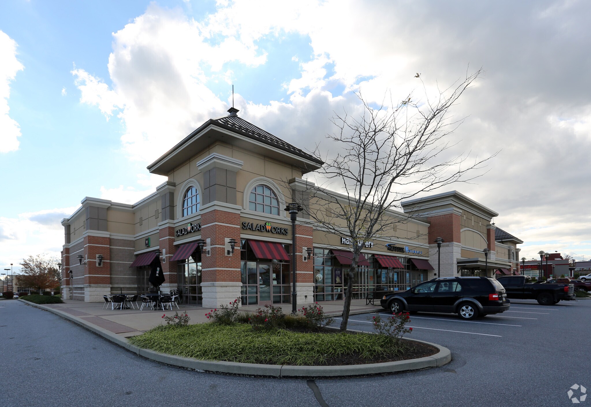 2350 Lincoln Hwy, Lancaster, PA 17601 Mill Creek Square