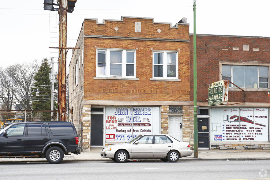 Multi-Tenant and Mixed-Use Retail portfolio of 5 properties for sale on LoopNet.com - Building Photo - Image 2 of 6