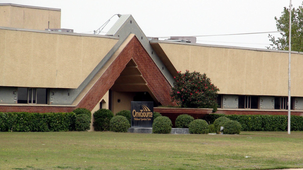 2300 N 10th St, Enid, OK for sale - Building Photo - Image 1 of 1