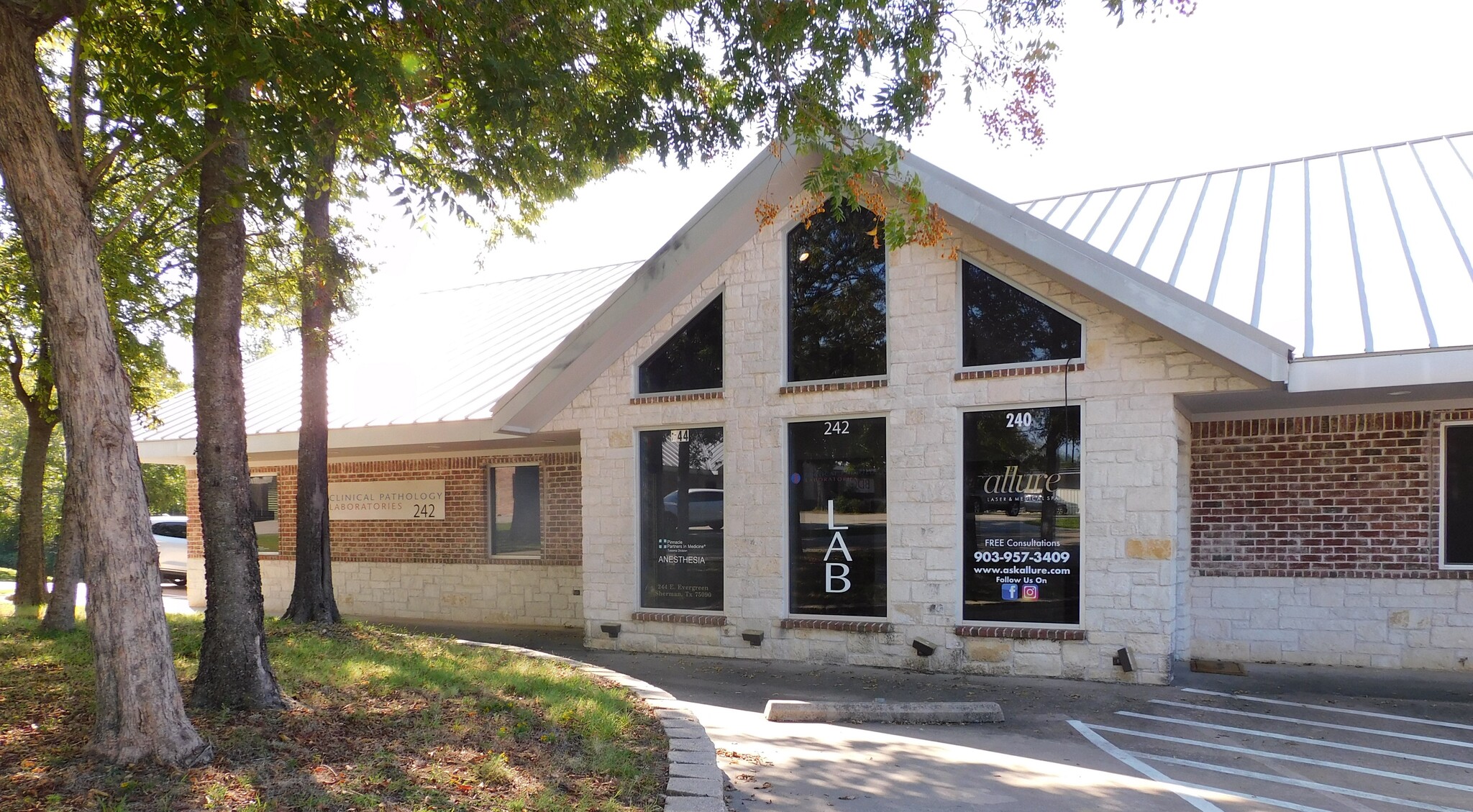 240 E Evergreen St, Sherman, TX for lease Building Photo- Image 1 of 7