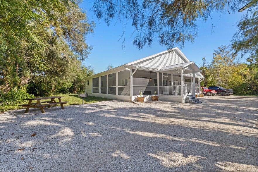 17790 Caloosa Rd, Alva, FL for sale - Building Photo - Image 1 of 17