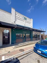 211 Cedar, Denton, TX for lease Interior Photo- Image 1 of 8