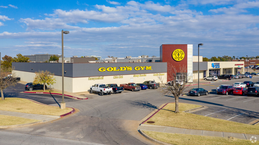 3625-3651 NW Expressway St, Oklahoma City, OK for lease - Building Photo - Image 2 of 7