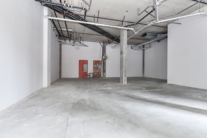 225 Rue Young, Montréal, QC for lease - Interior Photo - Image 3 of 19