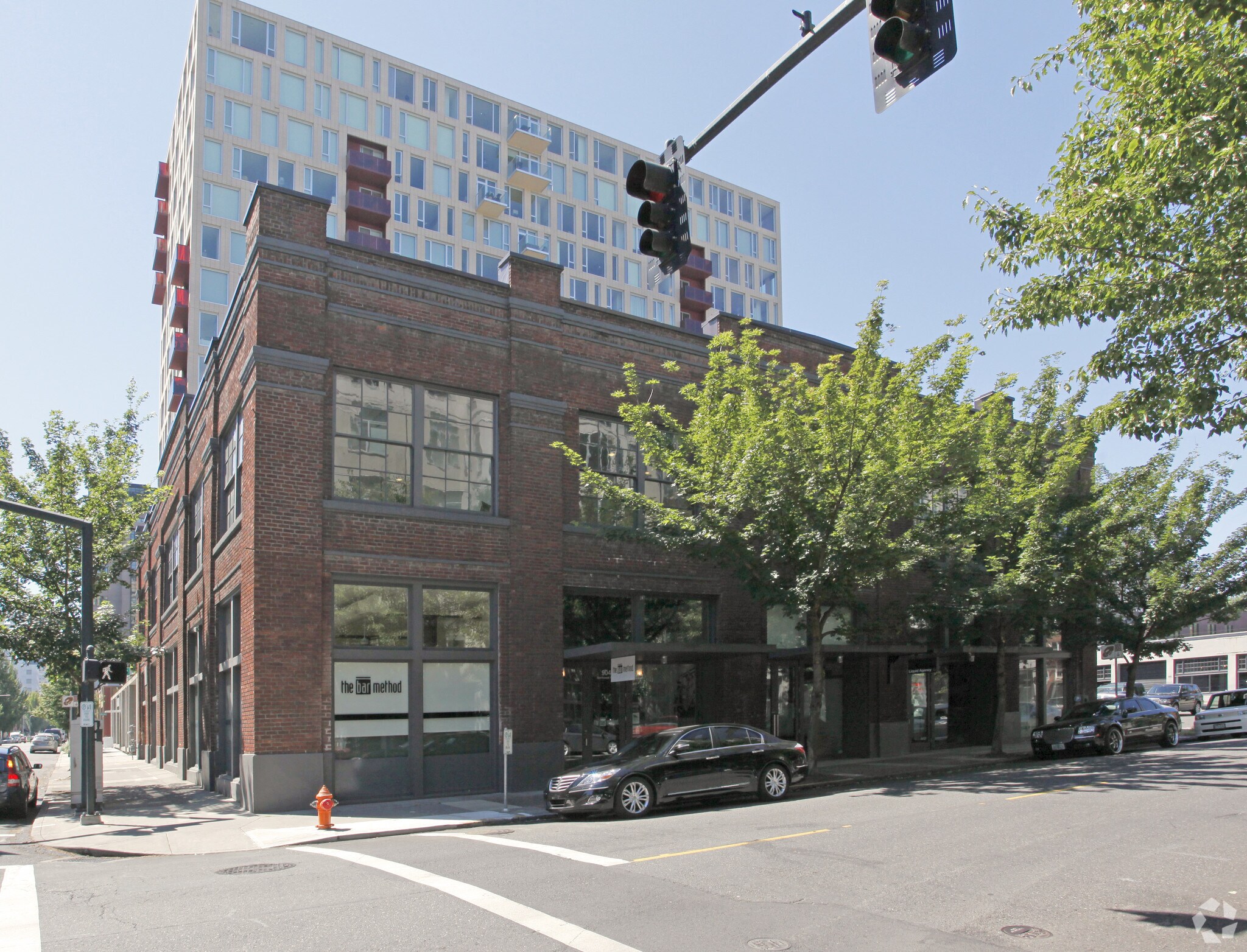 904-916 NW Hoyt St, Portland, OR for lease Building Photo- Image 1 of 12