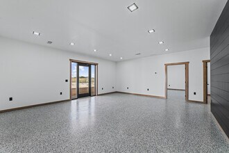 323 C U.S. 385 S hwy, Seminole, TX for lease Interior Photo- Image 2 of 25