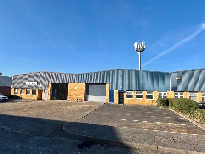 Liddall Way, West Drayton for lease - Primary Photo - Image 1 of 3