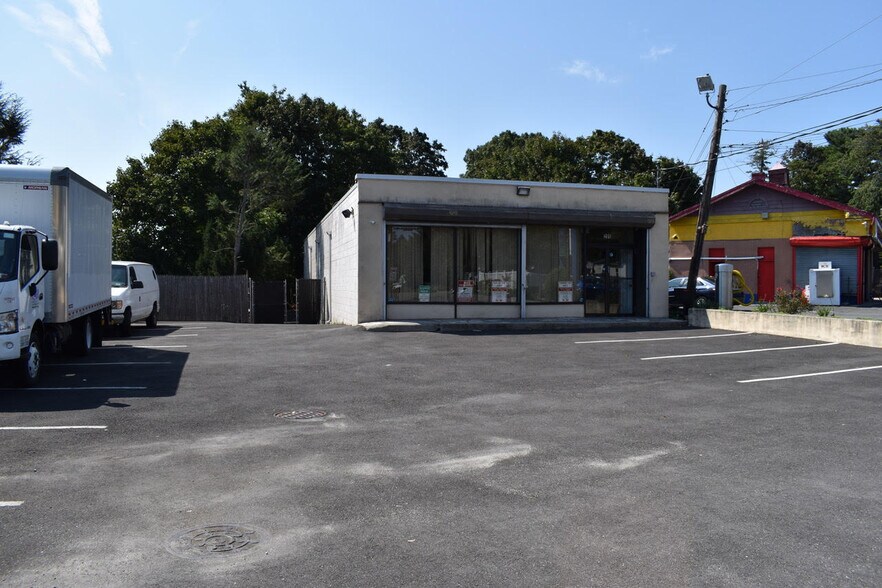 205 Depot Rd, Huntington Station, NY for sale - Building Photo - Image 1 of 1