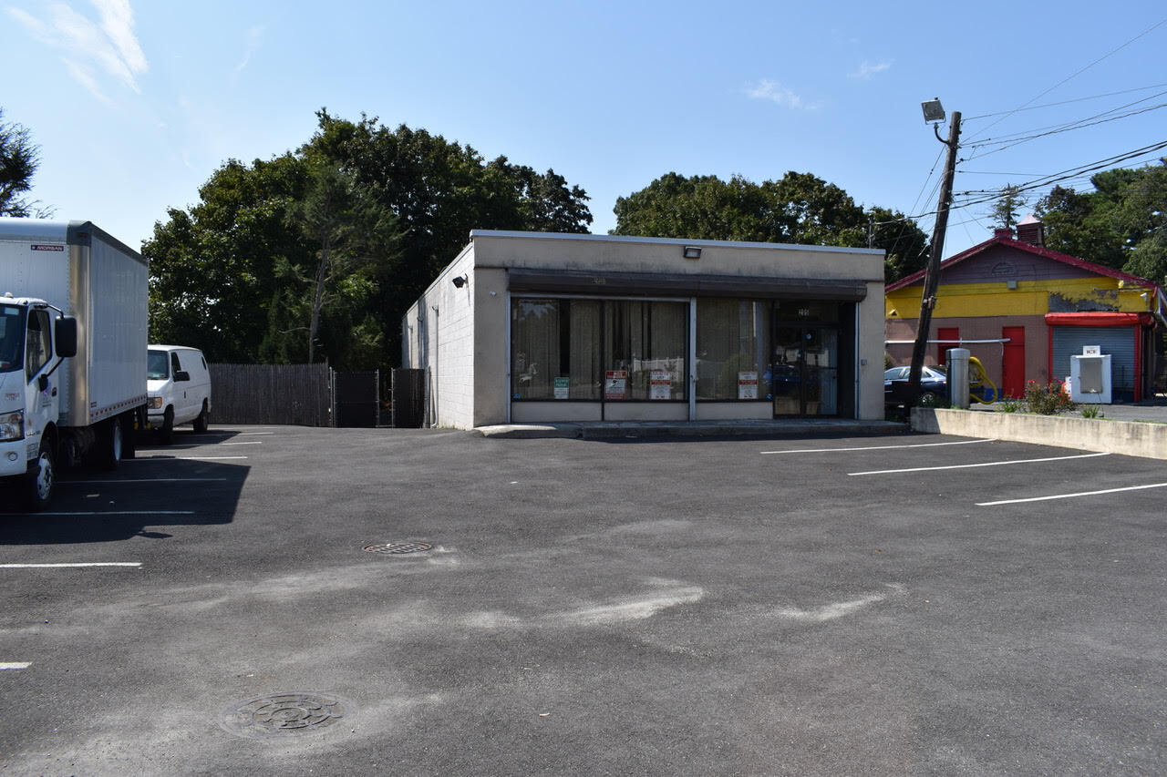 205 Depot Rd, Huntington Station, NY for sale Building Photo- Image 1 of 1