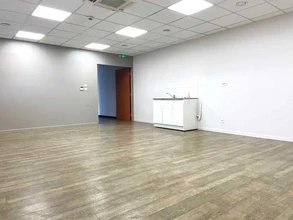 Office in Limas for lease Interior Photo- Image 2 of 3