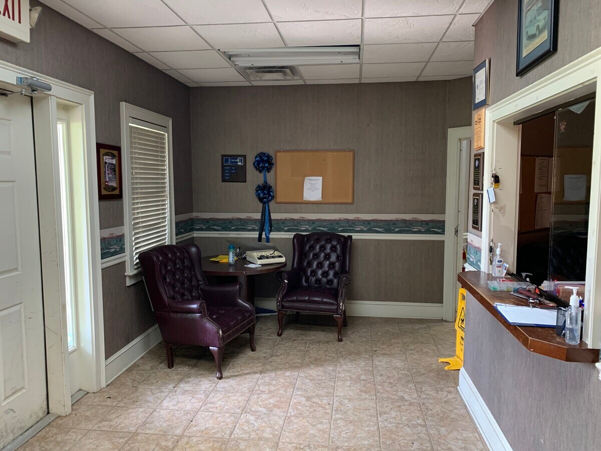 1742 Candler Rd, Gainesville, GA 30507