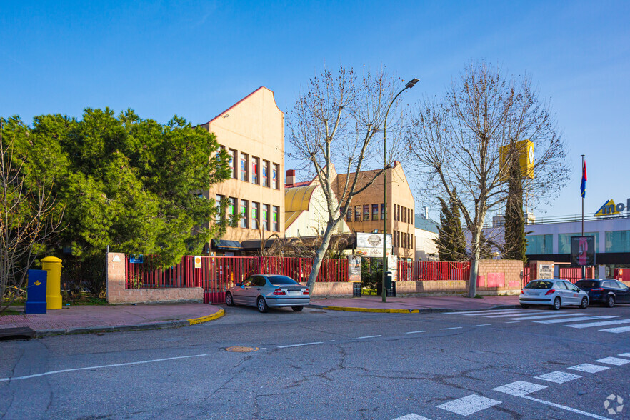 Calle Fragua, 1, Móstoles, Madrid for sale - Building Photo - Image 2 of 4