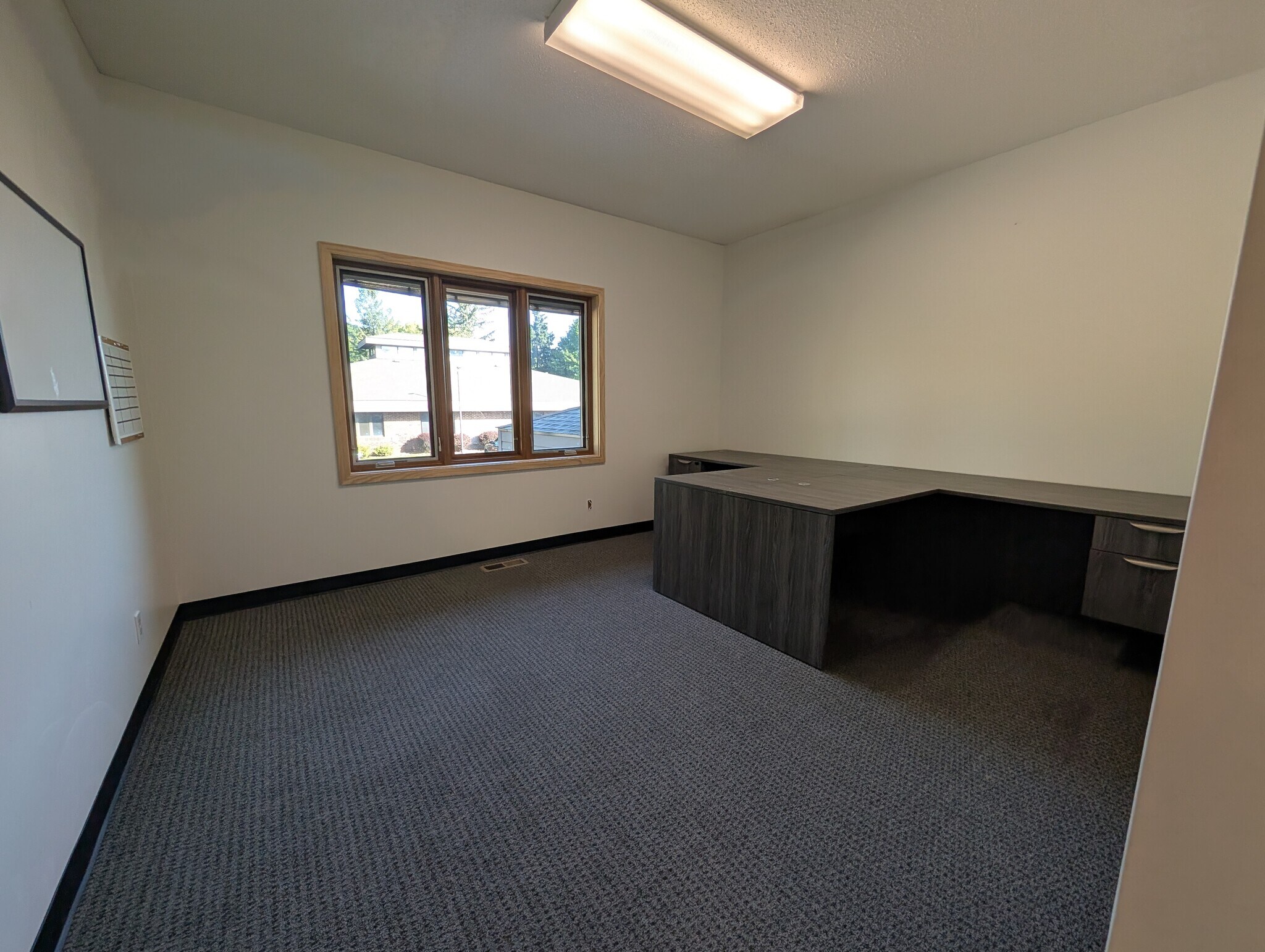 5891 Cedar Lake Rd, Saint Louis Park, MN for lease Interior Photo- Image 1 of 10