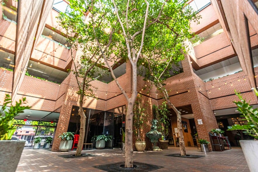 1015 N Hollywood Way, Burbank, CA for lease - Building Photo - Image 2 of 9