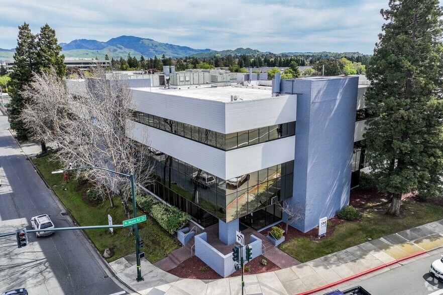 2890 N Main St, Walnut Creek, CA for lease - Building Photo - Image 3 of 4