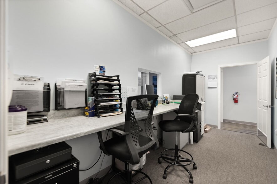 725 S Main St, London, KY for lease - Interior Photo - Image 3 of 67