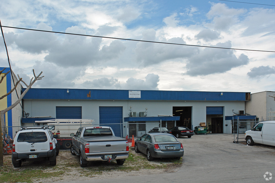 7781-7787 NW 56th St, Miami, FL for lease - Building Photo - Image 2 of 7