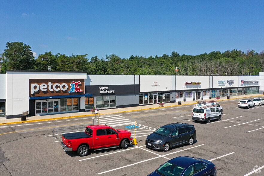 325359 Broadway, Saugus, MA 01906 Saugus Plaza