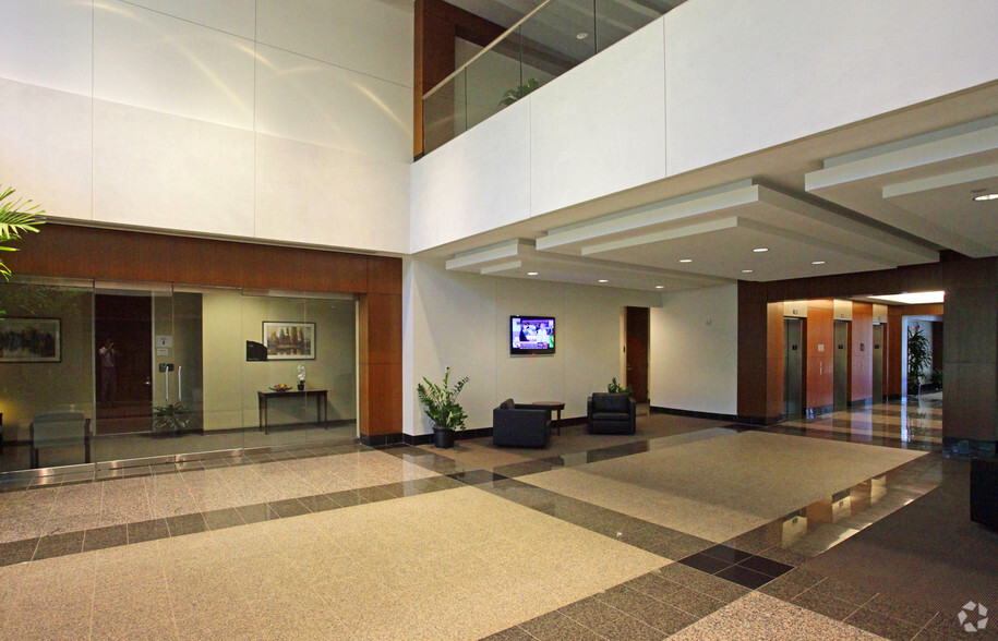 10801 MoPac Expy N, Austin, TX for lease - Lobby - Image 2 of 4