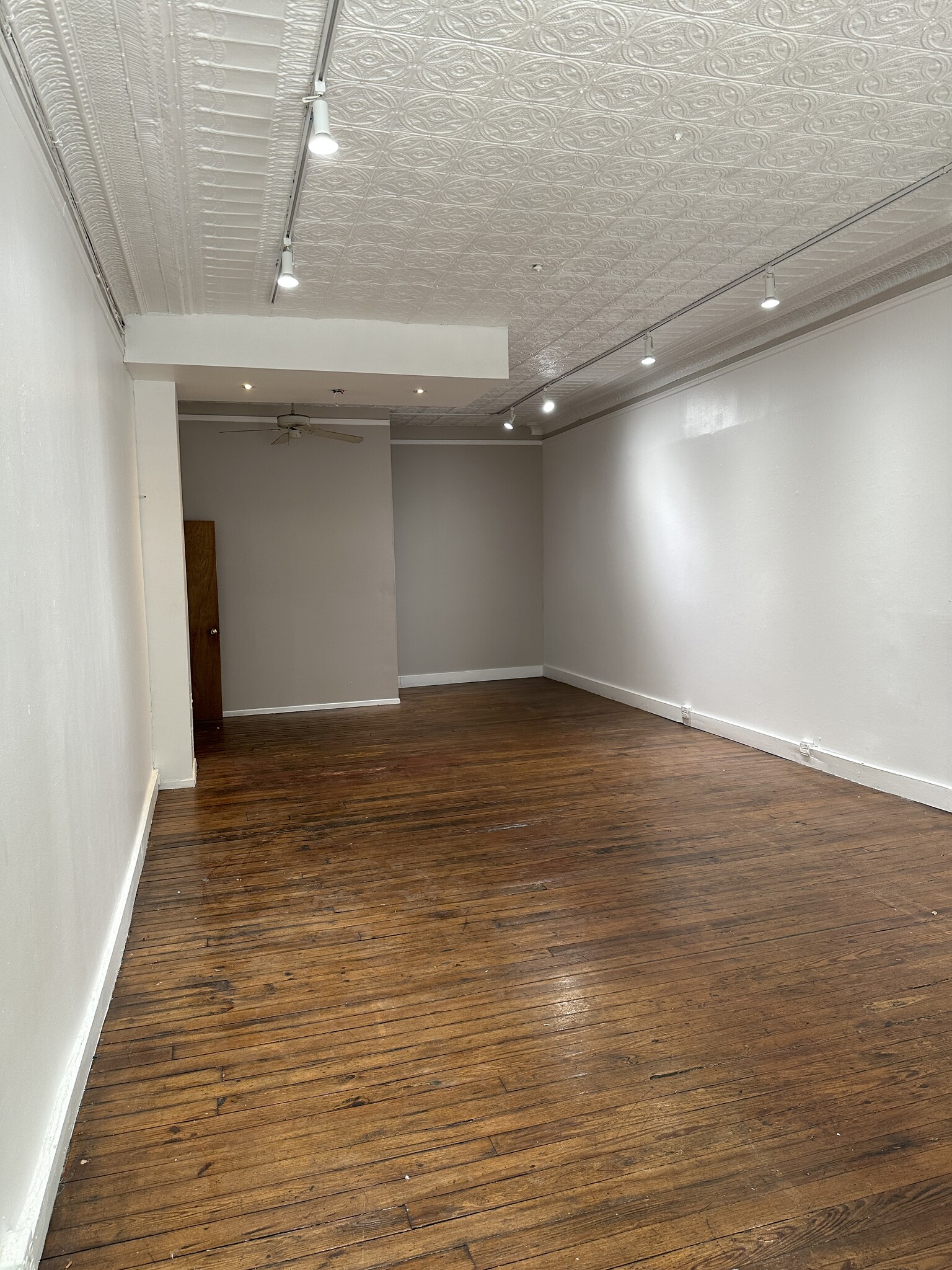 413 W 50th St, New York, NY for lease Primary Photo- Image 1 of 8