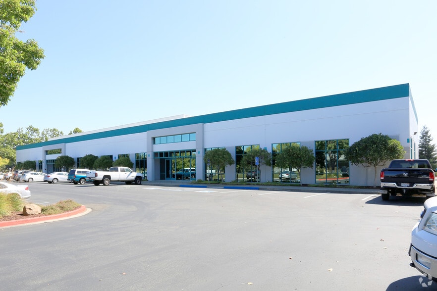 1758-1770 Corporate Cir, Petaluma, CA for lease - Building Photo - Image 1 of 10