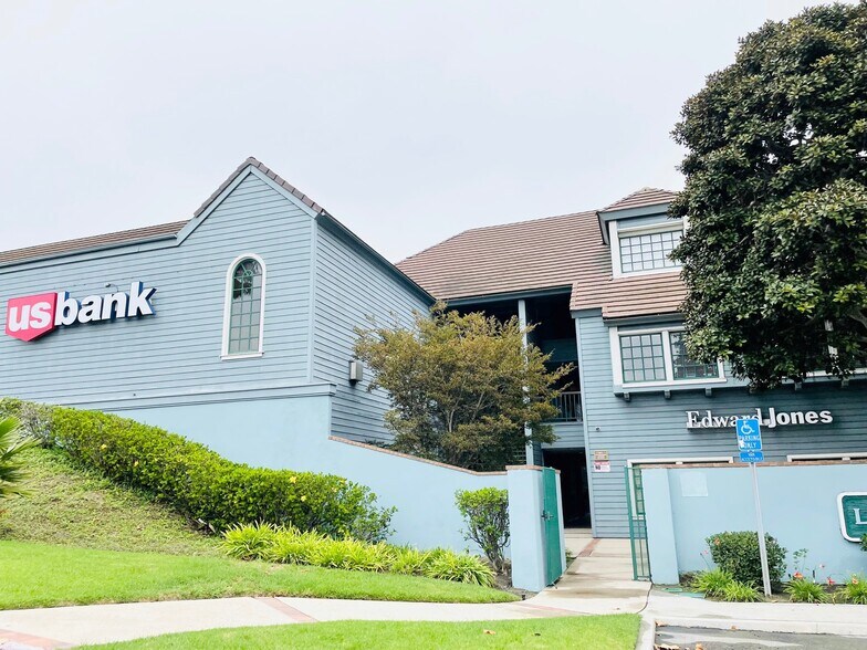 19900 Beach Blvd, Huntington Beach, CA 92648